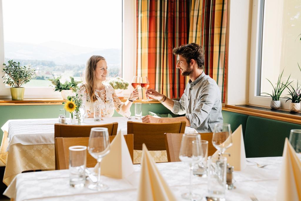 Gasthof Martinhof Hotel Sankt Martin im Sulmtal Bagian luar foto